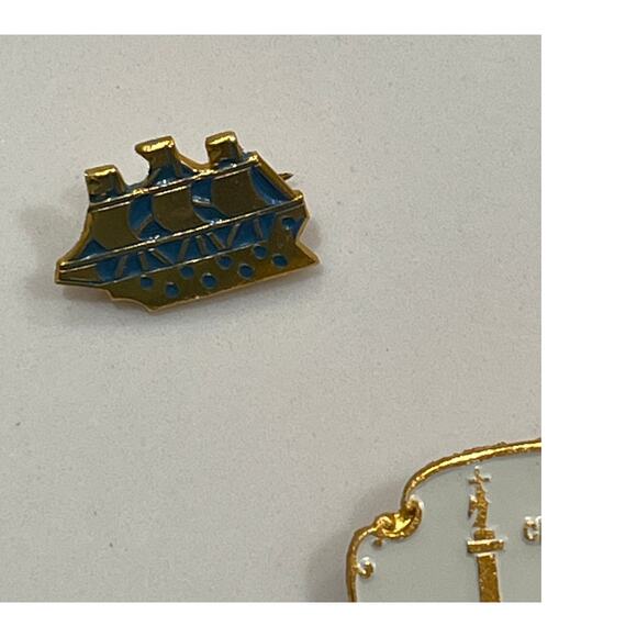 Lot of 19 Vintage USSR Russian Enamel Pins – Leningrad, Moscow, Hermitage - Picture 10 of 16